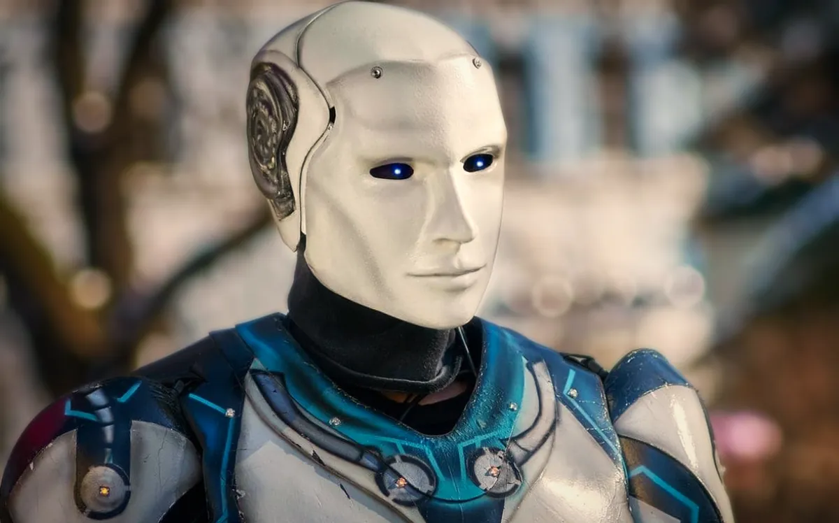 AI discrimină agenții feminini, plătiți cu 10% mai puțin decât cei masculini
